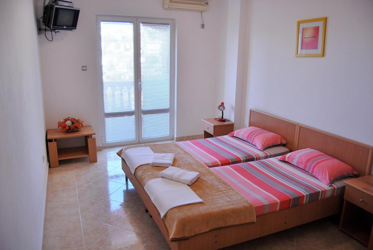 Omega Apartments Ulcinj Bagian luar foto