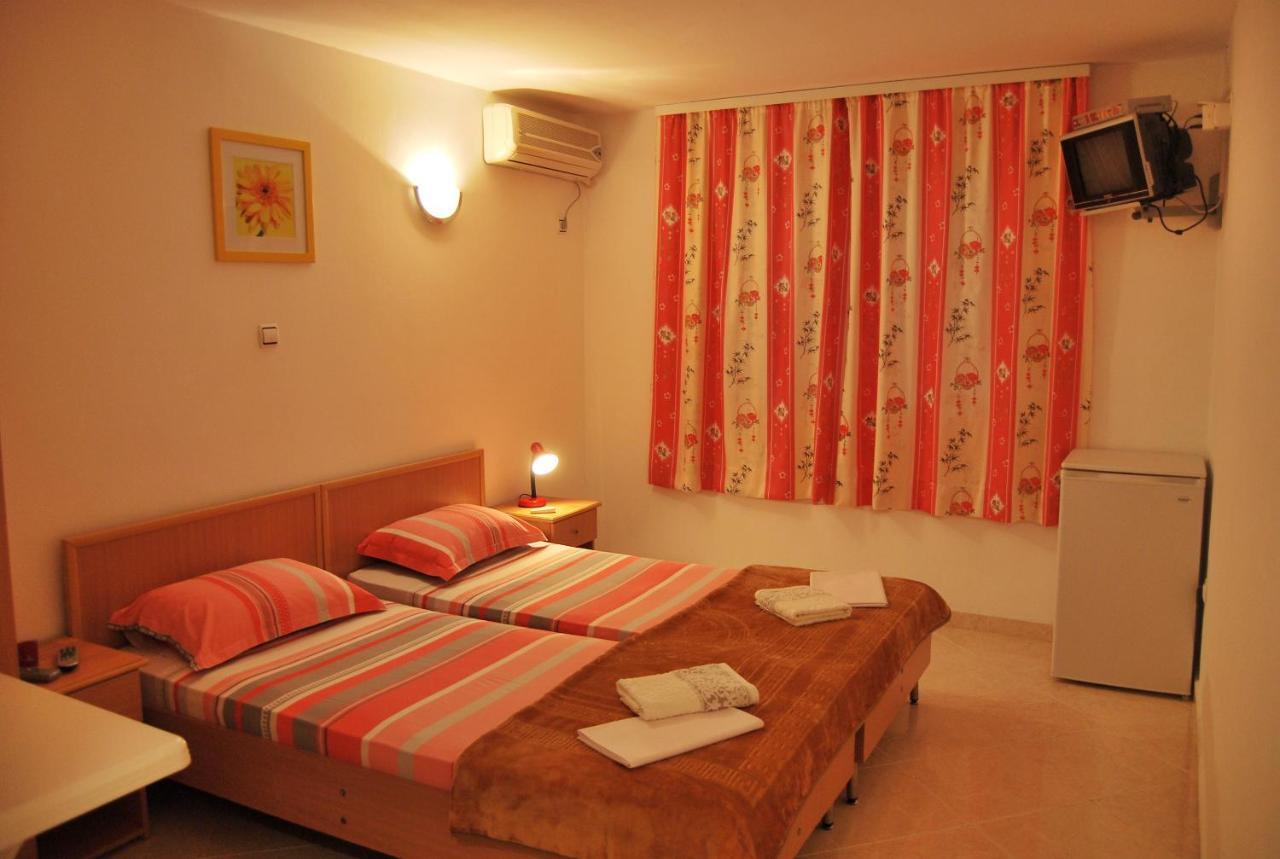 Omega Apartments Ulcinj Bagian luar foto