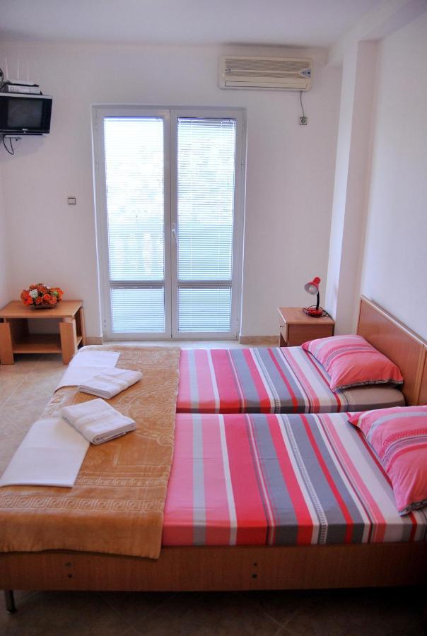 Omega Apartments Ulcinj Bagian luar foto